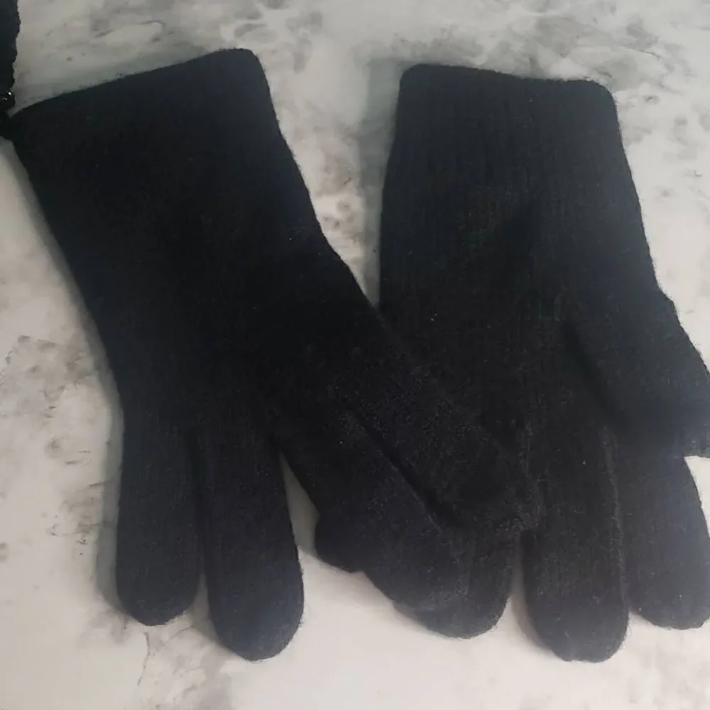 5 Gloves/Mittens Bundle‎